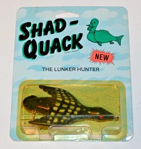 Vintage Shad Quack The Lunker Hunter Novelty Lure on Original Card NOS - Picture 1 of 3
