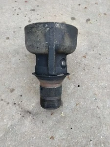 Jaguar XKE E-Type 1964 LH Rear Suspension Hub Carrier w Wire Wheel Hub - Picture 1 of 2