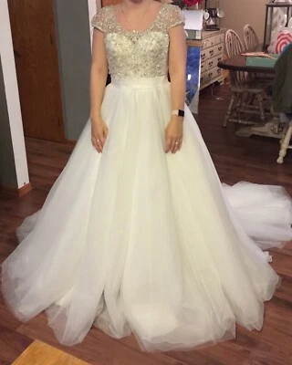 Nuevo con etiquetas Vestido de novia Allure vestido de baile talla 12 en decir sí al vestido Foto 1 de 4