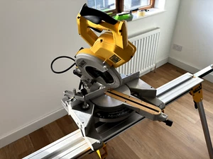 Dewalt DW777 216mm Single-Bevel Sliding Compound Mitre Saw with Stand (DE7023) - Picture 1 of 9