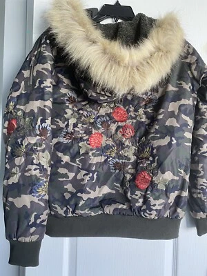 Chaqueta Bomber American Rag Pequeña Floral Camuflada Mujer Pequeña Foto 1 de 4