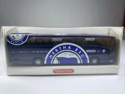 Mo50  WIKING 1:87 Fußballbus Mercedes Benz O 404 RHD HERTHA BSC Nr 7141546 Bus - Bild 1 von 4