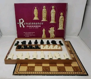 Vintage Chess Set ES Lowe Renaissance Chessmen Saxon England 831 Molded Plastic - Picture 1 of 20