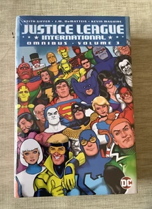 DC: Justice League International, Omnibus (Vol 3) - Keith Giffen - Bild 1 von 3