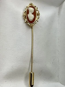 Vintage SIGNED AVON gold tone Cameo faux pearl HAT STICK PIN costume jewelry - Picture 1 of 4
