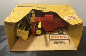 Vintage 1968 Ertl 1:32nd Scale New Holland 995 Sperry Rand Combine #750, in box - Picture 1 of 7