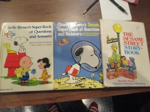 2 Vintage Charlie Brown's Super Book of Questions & Answers-+ Sesame Street Book - Picture 1 of 14
