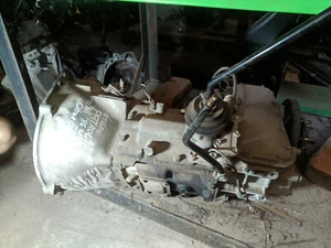 Nissan Patrol K160 2.8 L28 Benzin 4 Gang Schaltgetriebe 88TKM Verteilergetriebe - Bild 1 von 1