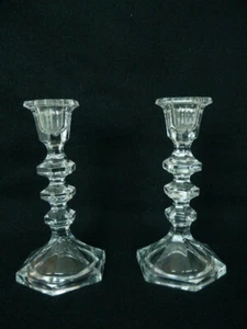 Par de candelabros de vidrio, 6 1/2" de alto - Imagen 1 de 6