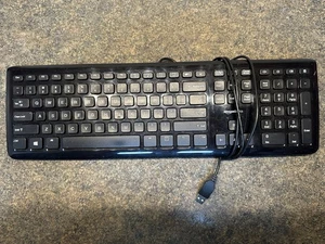 Amazon Basics Keyboard - KU-0833 - Picture 1 of 2