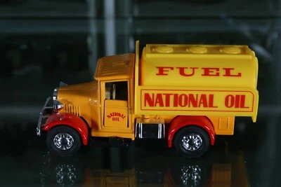 Camión Welly 9350 National Oil Fuel Foto 1 de 3