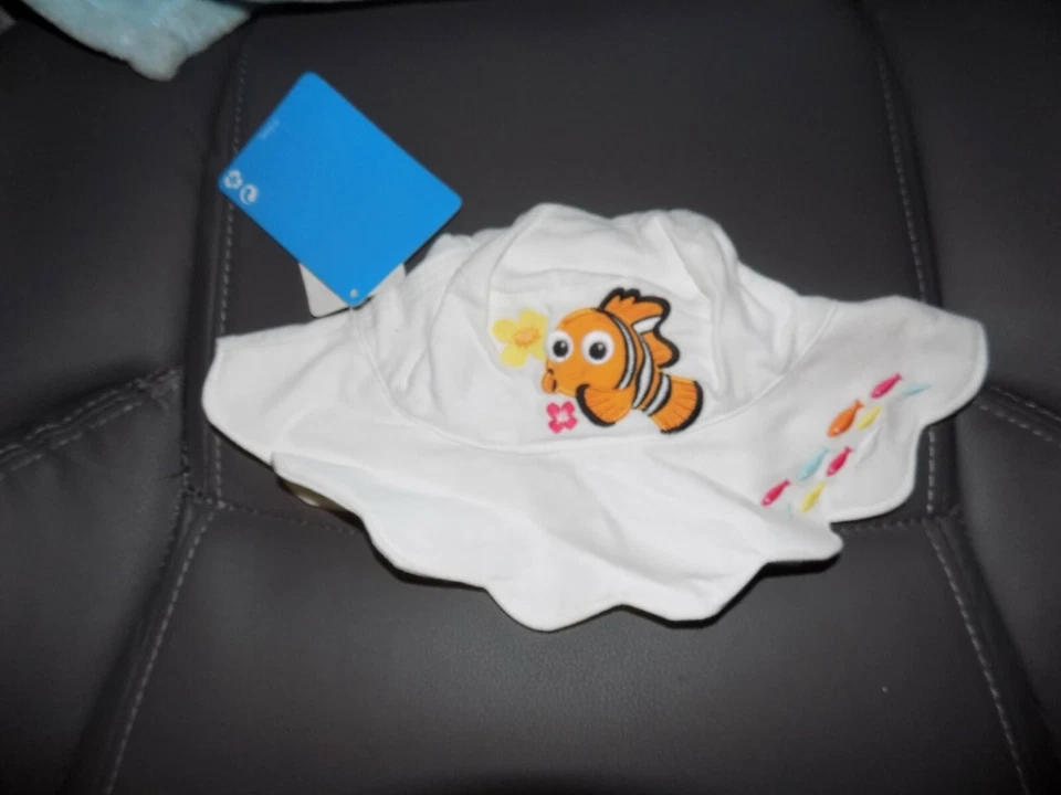 Sombrero Disney Baby Finding Nemo Talla 6-12M UPF 50+ NUEVO Foto 1 de 3