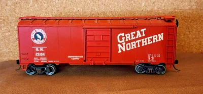 Great Northern 40' Boxcar 25104 Roundhouse RTR Kadee Metal Wheels Sprung Trk HO - Image 1 of 4