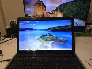 DELL INSPIRON 1750/ INTEL CORE TM 2 DUO  CPU@ 2.13GHZ/4GB RAM/297GB/HDD, WIN. 10 - Picture 1 of 24