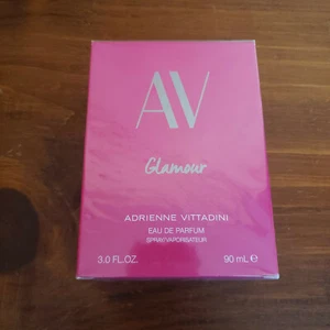 Glamour AV Adrienne Vittadini Eau De Parfum Spray Sellado De Fábrica Nuevo 3 OZ - Imagen 1 de 3