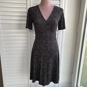 MICHAEL KORS BLACK GREY - LEOPARD PRINT FIT & FLARE STRETCH DRESS - SIZE XS 8 - Picture 1 of 15