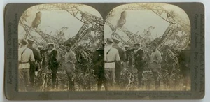 Primera Guerra Mundial destruido zepelín alemán inspeccionado por tropas francesas estereovisión - Imagen 1 de 1
