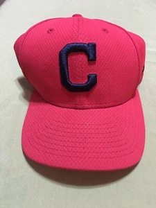 Red Snapback Hat - Cleveland Indian - Major League Baseball . - Picture 1 of 5