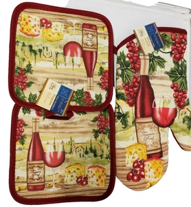 3pc Printed Set:2 POT HOLDERS & 1 OVEN MITT, WINE & GRAPES, 1 BOTTLE & GLASS, GR - Picture 1 of 12