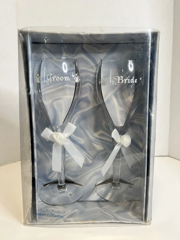 Juego de 2 vasos para tostar vintage de tulipán de boda rosa, novia y novio Foto 1 de 4