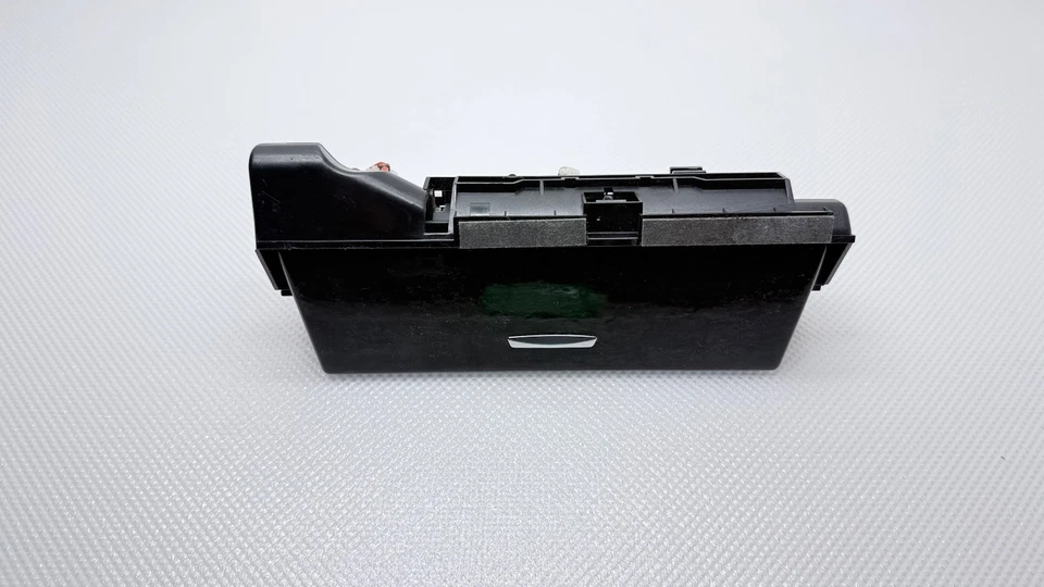 2006-2010 BMW 650i Front Center Console Ashtray Storage Compartment 9140570 OEM - Image 1 of 4