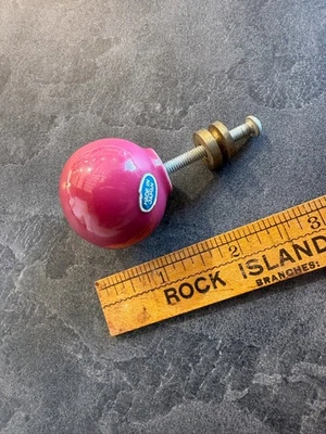 Puxador de gaveta de porcelana rosa vintage alça NOS - Imagem 1 de 2