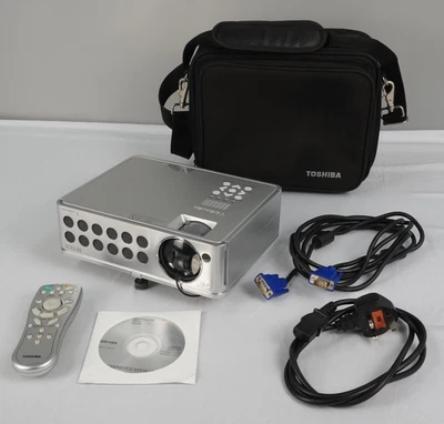 Toshiba TDP-D1 Portable Projector XGA ONLY 92h Lamp Time w case remote CD cables - Image 1 of 4