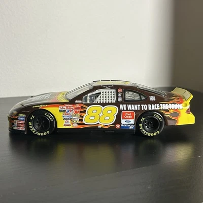 Ford Taurus 2001 Action Racing Dale Jarrett #88 UPS NASCAR escala 1/24 diecast Foto 1 de 4