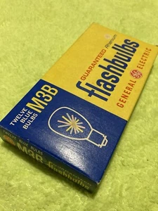 GE M3B Flashbulbs   Box Of 12 - Foto 1 di 8