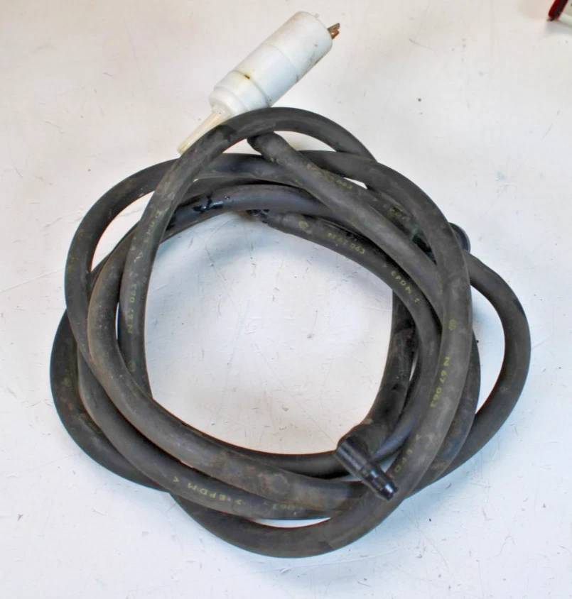 AUDI A4 2009-2012 - Lavadora de faros Manguera / Línea 8R0955970A Foto 1 de 3