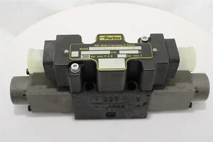 Parker D1FVE02BCVXW20 Proportional Directional Control Valve | NG06 - Picture 1 of 9