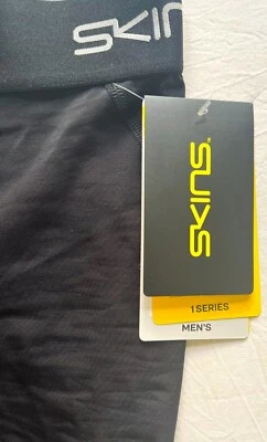 NEU Skins One Series Herren Compression Tights / Base Layer / Radlerhose Gr. XXL - Bild 1 von 4