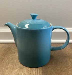 "Caribbean" LE CREUSET Grand Teapot 1.3 Liter Large Stoneware Ombre *2nd Choice* - Picture 1 of 6