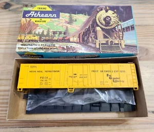 Athearn 1633 Fruit Growers Express HO Train Outside Braced Reefer Car Kit 11432 - Picture 1 of 7