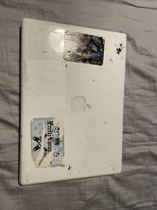 Early White 2008 Apple MacBook (BROKEN) - Picture 1 of 3