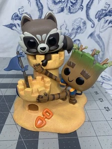 FUNKO POP MOMENT ! ROCKET & GROOT Sand Castle 1089 BOX LUNCH EXCLUSIVE (F1) - Picture 1 of 9
