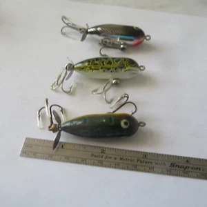FISHING LURE 3 HEDDON 2" TINY TORPEDO BLACK AND GREEN AND FROG - Picture 1 of 3