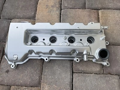 Cubierta de válvula Toyota Corolla 2000 2001 2002 2003 2004 2005 2006 2007 2008 - OEM Foto 1 de 4