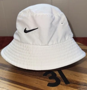 NIKE WHITE INFANT BUCKET HAT WITH SWOOSH! CUTE! UPF 40+. VGC. 31 - Picture 1 of 3