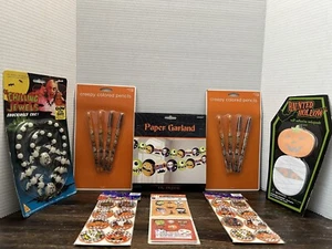 Lot Of Vintage Halloween Goodies! Creepy Colored Pencils, Stickers And More……….. - Bild 1 von 5