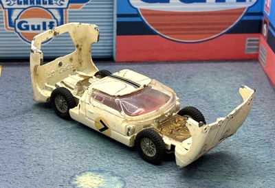 Dinky Toys Ford G.T. Coche de Carreras Nº 215 escala 1:43 Foto 1 de 4