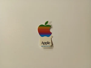Apple Computer Vintage naklejka 7 x 4 cm Macintosh tęcza retro komputer Mac - Zdjęcie 1 z 2