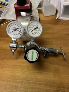 Praxair Regulator Double Gage - Bild 1 von 4