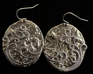 Vintage Two tone Hammered Disc W/Attached Scrolling French Wire Earrings - Picture 1 of 3
