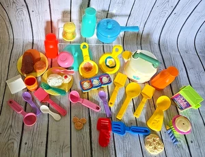 Juego de platos de comida divertidos Fisher Price de colección platos utensilios sartenes jugo + - Imagen 1 de 7