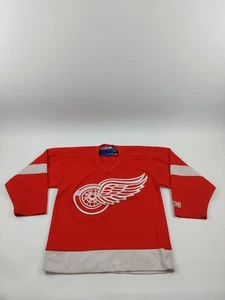 Vintage CCM Detroit Red Wings Hockey Jersey Youth Size S/M - Picture 1 of 4