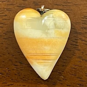 NEW PRICE! ANTIQUE VICTORIAN HAND CARVED BANDED AGATE HEART PENDANT - Picture 1 of 6