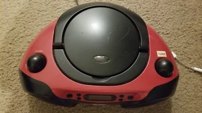 stereo with aux port for phone - Image 1 of 4