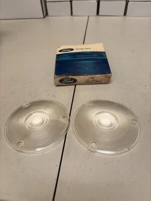 Par de lentes de luz de estacionamiento NOS 1957-1958 para camioneta Ford F-100/350 Foto 1 de 3