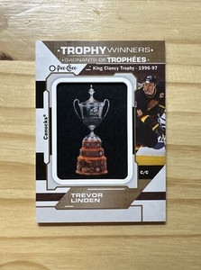 2022-23 O-Pee-Chee Trophy Winners King Clancy Trevor Linden Vancouver Canucks